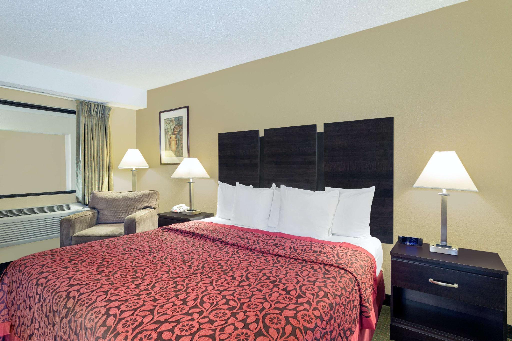 Days Inn & Suites By Wyndham Columbia Airport West Columbia Extérieur photo