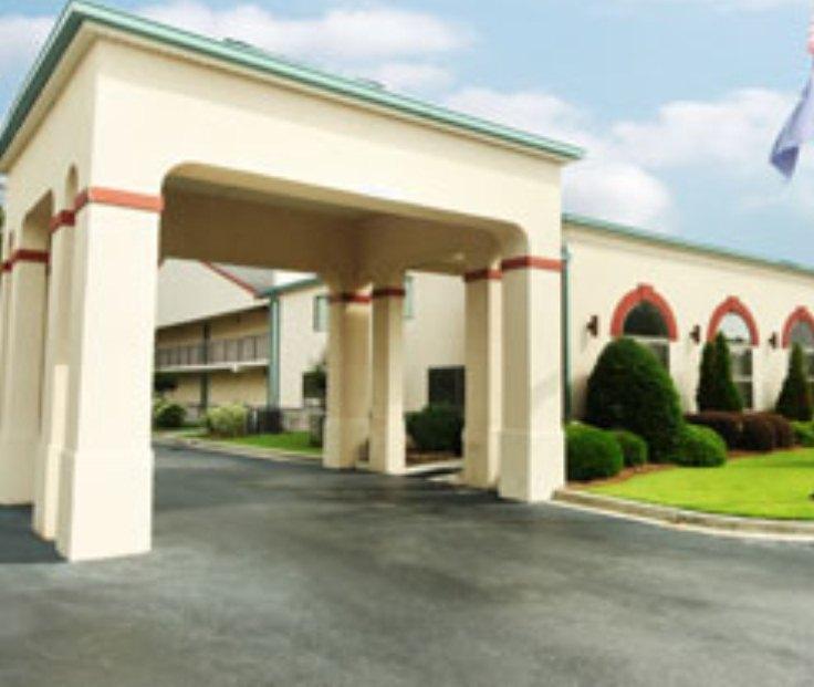 Days Inn & Suites By Wyndham Columbia Airport West Columbia Extérieur photo